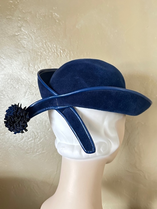 MOD 1960s\' NAVY VELOUR FELT HAT + VINYL EDGING & BACK STRIPS & \